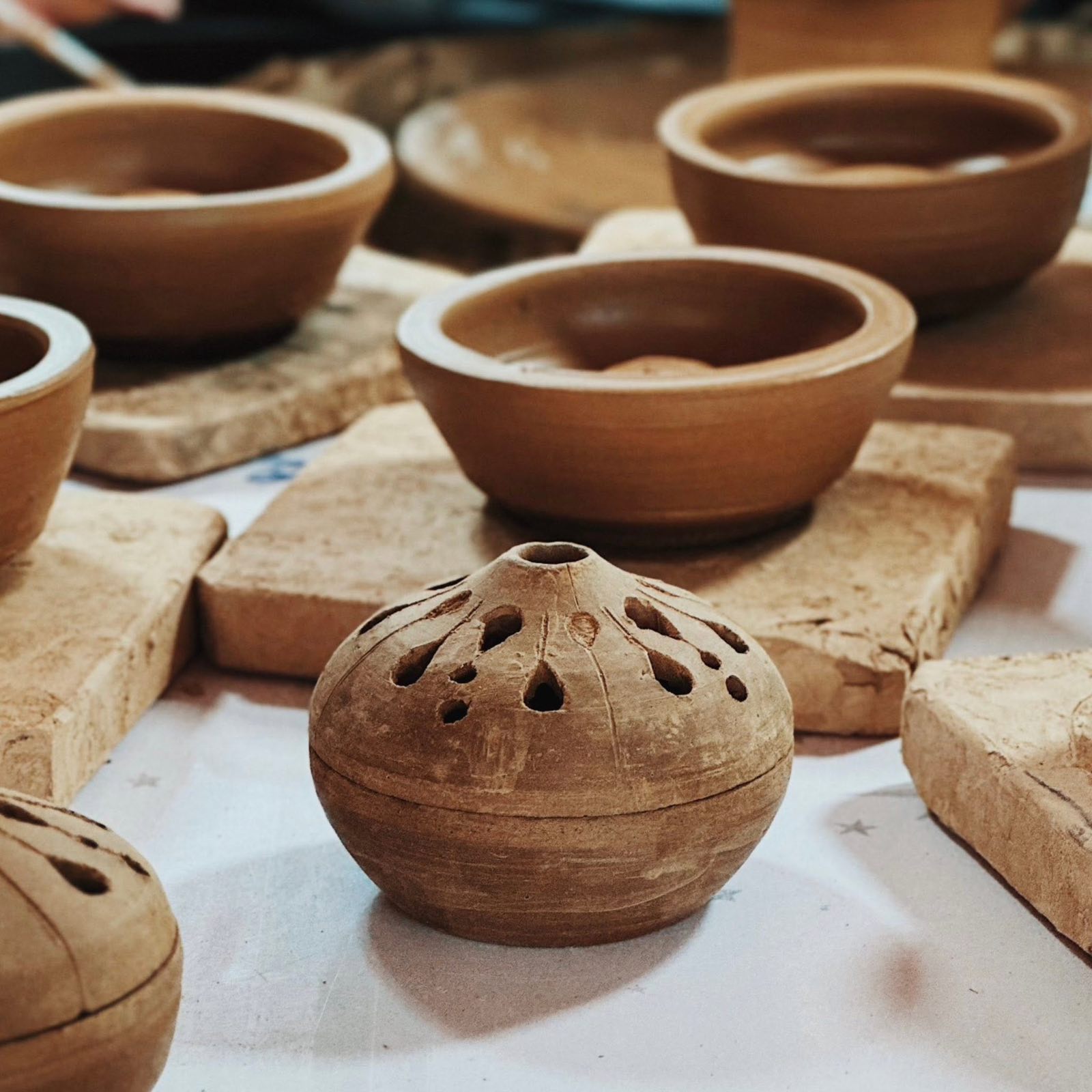 Xông trầm gốm sen