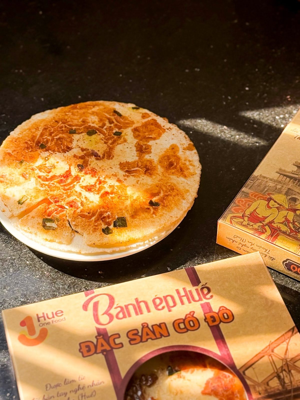 Bánh ép Huế hải sản